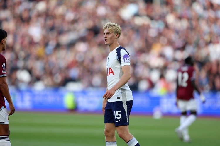 亚博app-热刺官方:贝里瓦尔对多特时高位踝关节扭伤 周五接受了脚踝手术