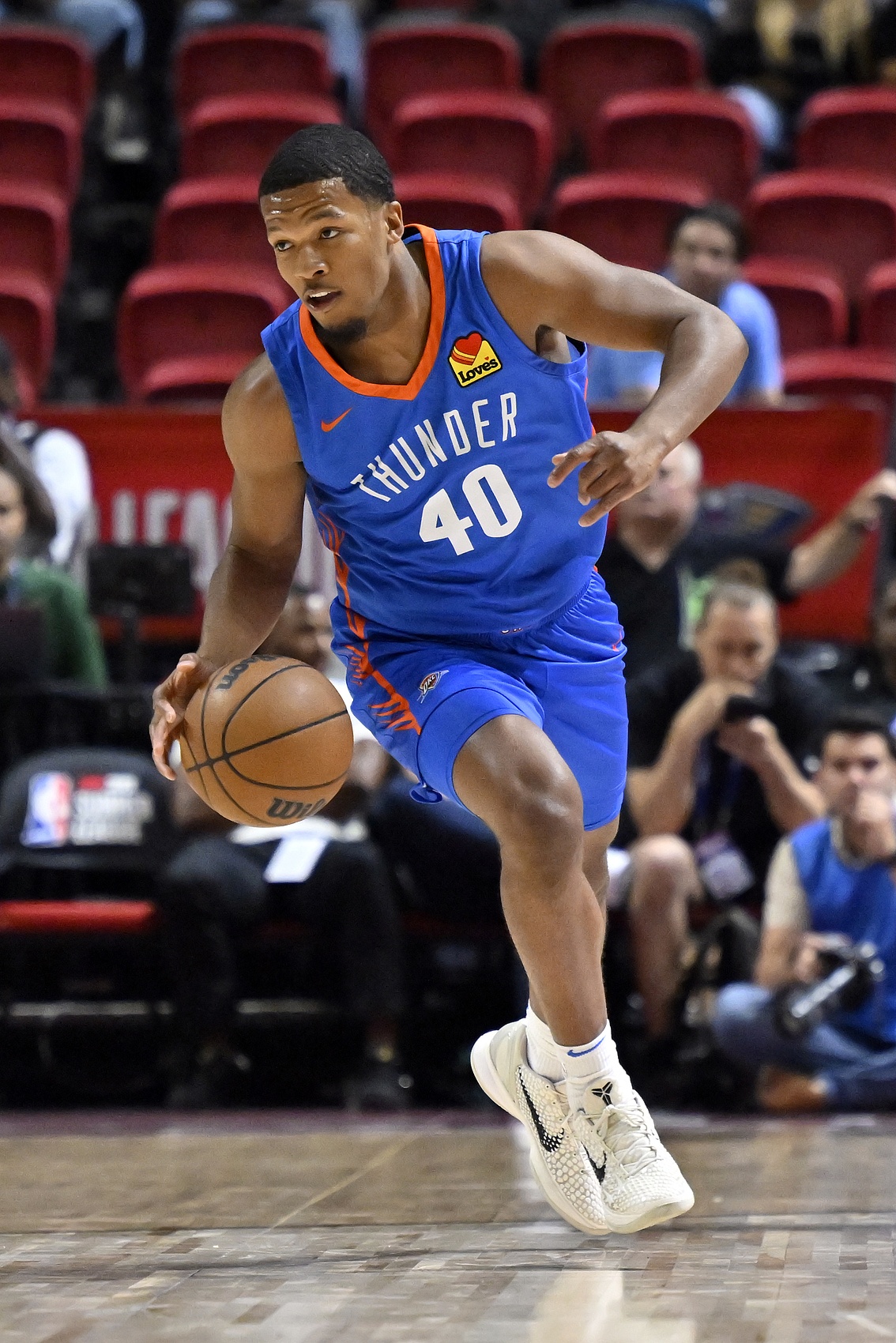 亚博中国官网-G联赛场均20分!Shams:开拓者用双向合同签下克里斯·扬布拉德